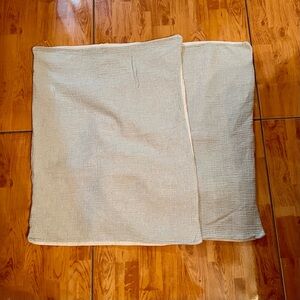 Pottery Barn Cotton pillow Shams in Cream